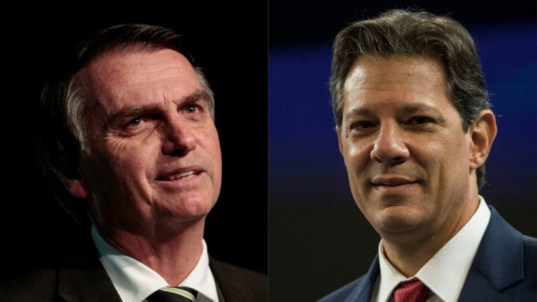 Jair Bolsonaro (à esquerda na foto) mantém uma taxa de rejeição inferior à de Fernando Haddad nas duas sondagens
