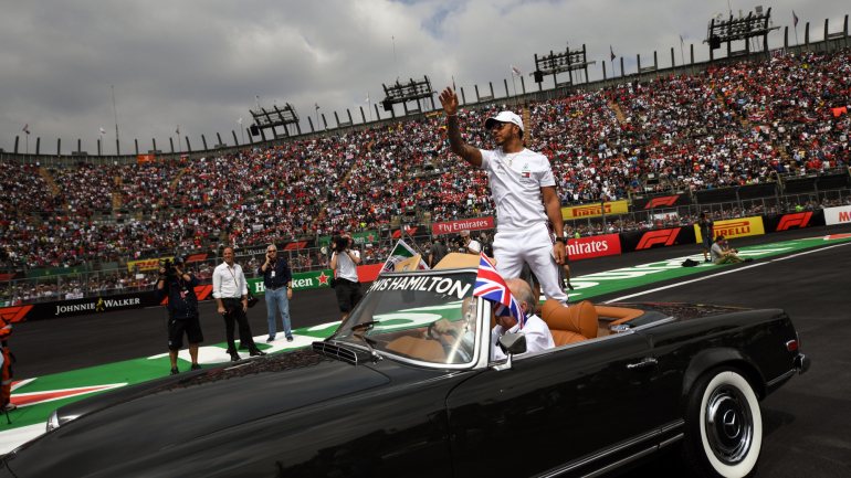 Lewis Hamilton passou algumas dificuldades no México mas quarto lugar foi suficiente para assegurar revalidação do título