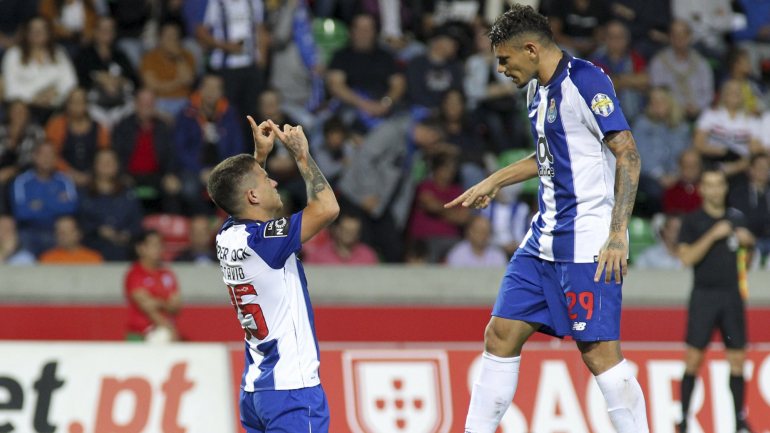 Otávio concluiu da melhor forma uma grande jogada coletiva do FC Porto com dois toques de calcanhar pelo meio