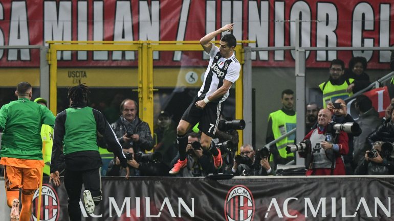 Cristiano Ronaldo marcou o segundo golo da vitória da Juventus em San Siro frente ao AC Milan