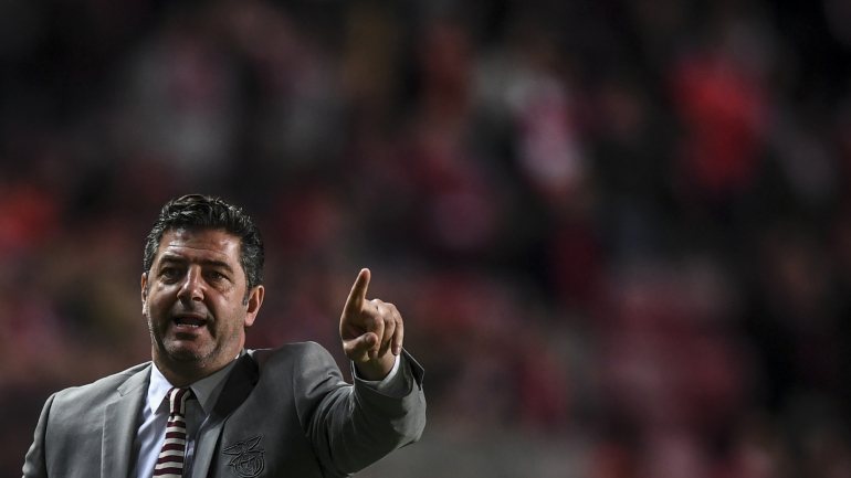 Rui Vitória admitiu que alterações na equipa e atual momento podem ter condicionado exibição do Benfica frente ao Arouca