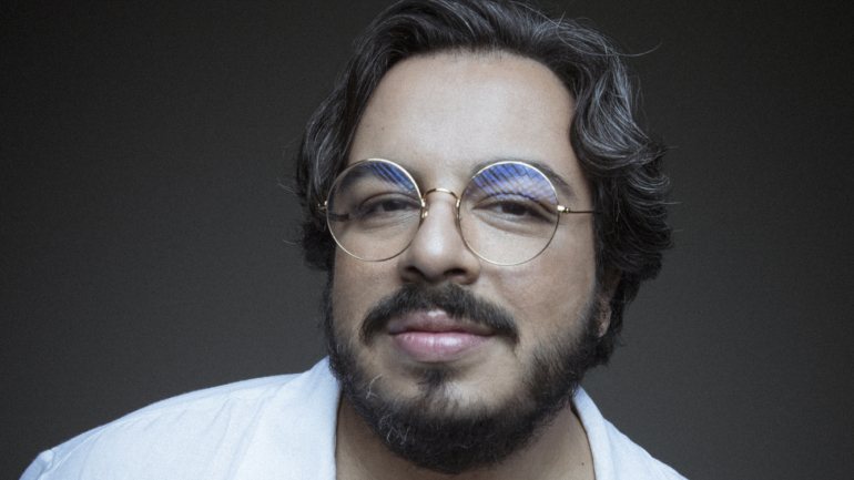 Nascido no Rio de Janeiro há 36 anos, Luis Lobianco afirma que sempre se apresentou como artista LGBT