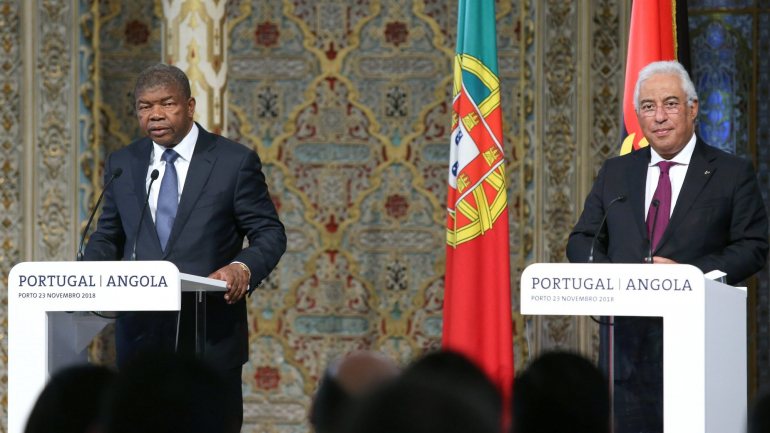 O Presidente da República de Angola, João Lourenço, e o primeiro-ministro português, António Costa, no Palácio da Bolsa, Porto, em conferência de imprensa