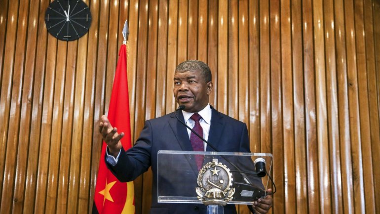 O Presidente de Angola deu uma conferência de imprensa a vários jornais portugueses