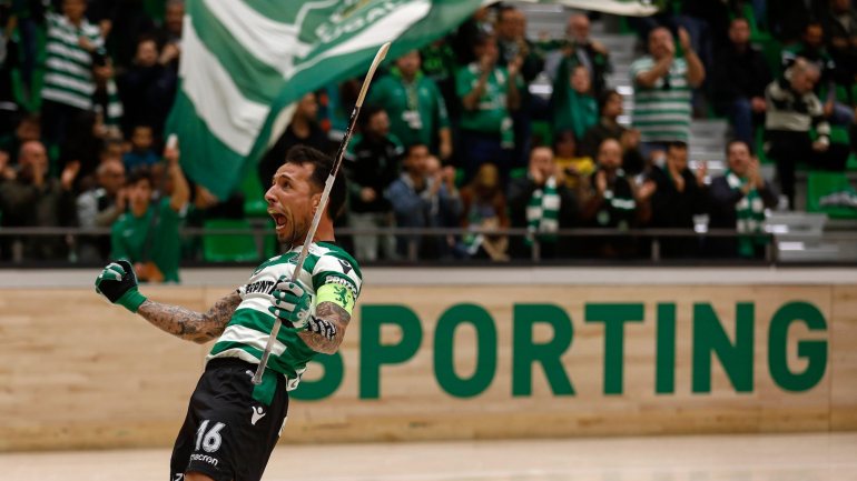 João Pinto não marcou mas celebrou o triunfo do Sporting que valeu a subida à liderança isolada do Campeonato