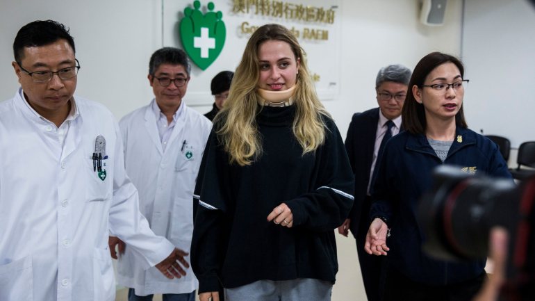 Sophia Flörsch à saída do Hospital São Januário, em Macau, esta segunda-feira