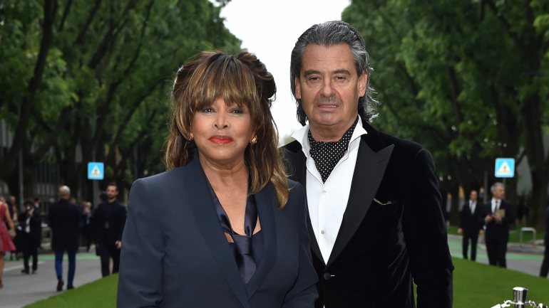 Tina Turner com Erwin Bach, atual marido, na cerimónia comemorativa dos 40 anos da Giorgio Armani, em 2015