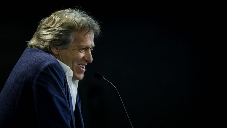 Jorge Jesus, atual treinador do Al-Hilal, elogiou presidente do Benfica por segurar o técnico Rui Vitória na equipa.