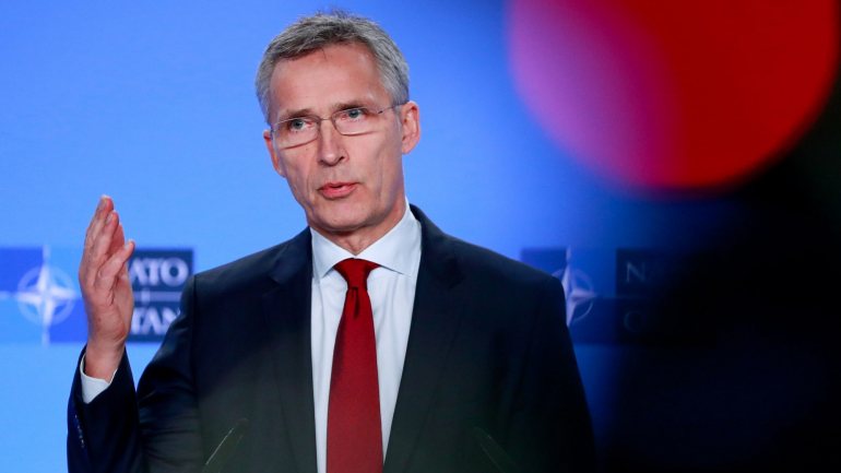 O secretário-geral da NATO, Jens Stoltenberg, disse que &quot;o tempo está a esgotar-se&quot;, acrescentando que a Aliança tem de assegurar &quot;a capacidade e os meios para uma resposta adequada&quot;