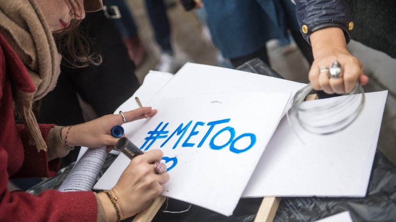 O movimento #MeToo surgiu em outubro de 2017 e denuncia milhares de casos de assédio sexual e violação pelo mundo