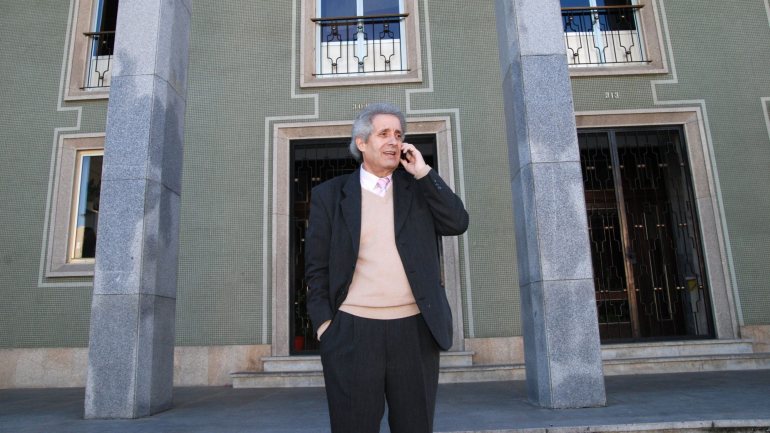 O ex-presidente da Câmara do Marco de Canaveses faltou esta terça-feira à primeira sessão do seu julgamento