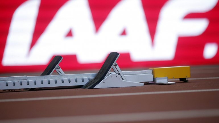 A IAAF -- Associação Internacional das Federações de Atletismo suspendeu a Rússia das competições internacionais por descoberta de um esquema de doping