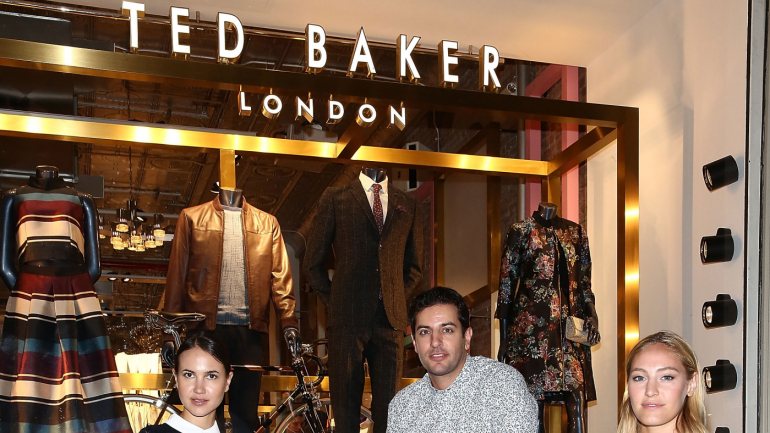 A Ted Baker é uma empresa de roupa e acessórios de luxo criada em 1988, em Glasgow