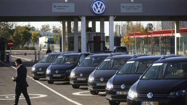 A falta de motores a gasolina não é exclusiva da fábrica de Palmela, já que esta situação afeta várias fábricas do grupo Volkswagen