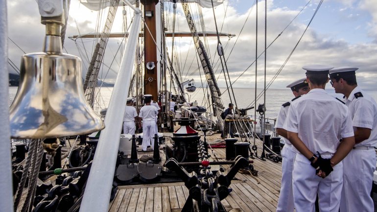 O navio-escola Sagres, em viagem de instrução de cadetes do 2º ano da Escola Naval.