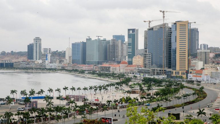 Panorâmica da baía de Luanda, Angola