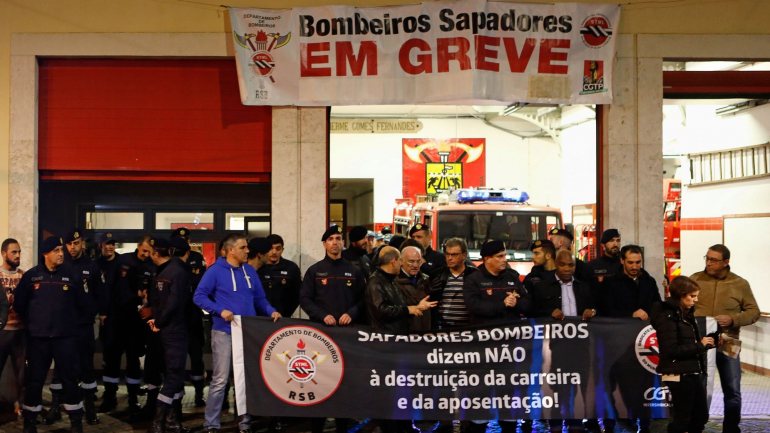 A greve abrange todo o país, nomeadamente, todas a cidades onde existam sapadores bombeiros, bombeiros municipais, inclusivé nas regiões autónomas da Madeira e dos Açores