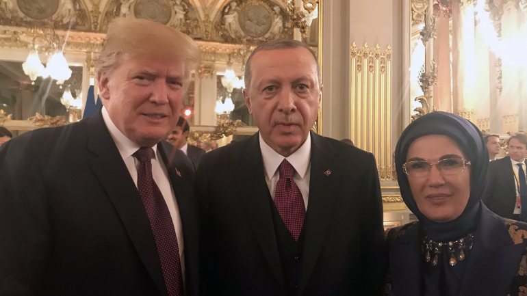 Donald Trump com Recep Tayyip Erdogan (ao centro), Presidente da Turquia