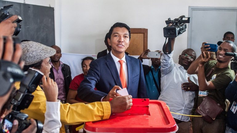 O ex-Presidente de Madagáscar Andry Rajoelina vence a segunda volta das eleições presidenciais no país