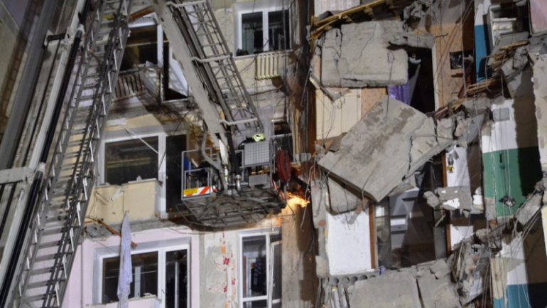 Parte do prédio de nove andares desabou na segunda-feira após uma explosão de gás em Magnitogorsk