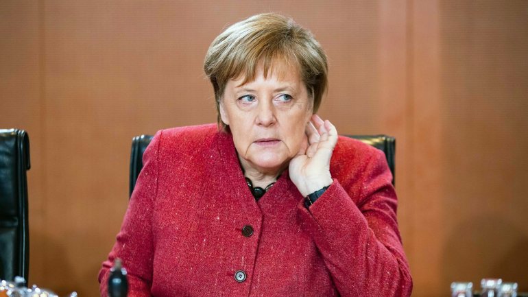 A chanceler Angela Merkel desloca-se esta quinta e sexta-feira a Atenas