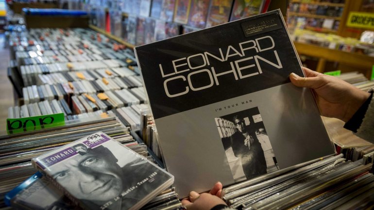 Disco vinil do músico Leonard Cohen