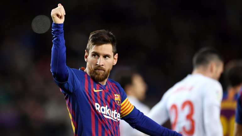Lionel Messi tem um total de 659 encontros oficiais pelo Barcelona, com um total de 575 golos e 229 assistências