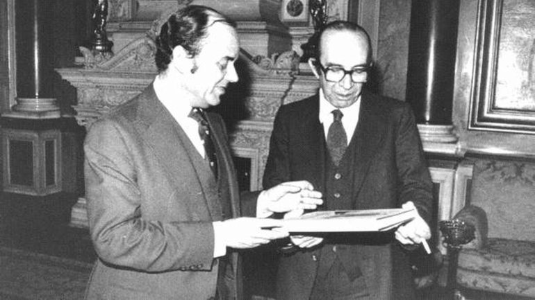Francisco Oliveira Dias, à direita, foi presidente da Assembleia da República entre 1981 e 1982