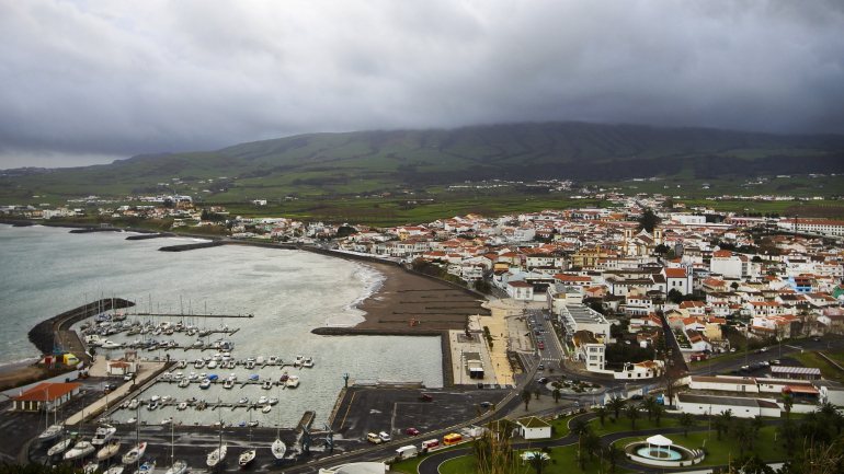 Greve no porto da Praia da Vitória, Açores