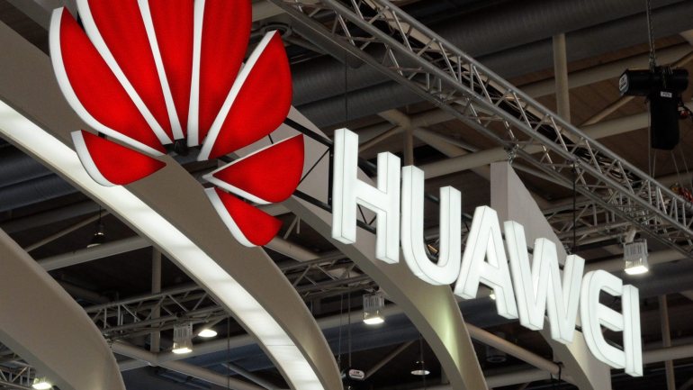 Sobre o futuro da Huawei, o fundador admitiu que a empresa terá que reduzir um &quot;pouco&quot; as expectativas, já que &quot;não é bem recebida em alguns mercados&quot;