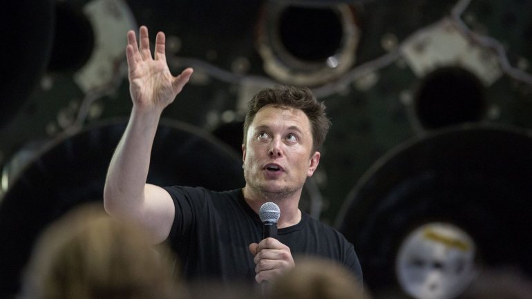 O CEO Elon Musk diz que os produtos Tesla &quot;continuam a ser demasiado caros para a maioria das pessoas&quot;