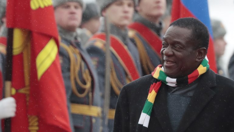 Emmerson Mnangagwa é o Presidente que sucedeu a Robert Mugabe