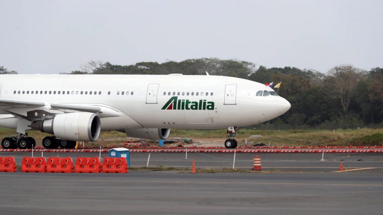O Aibus A330 da companhia italiana Alitalia transportou o Papa Francisco até ao Panamá