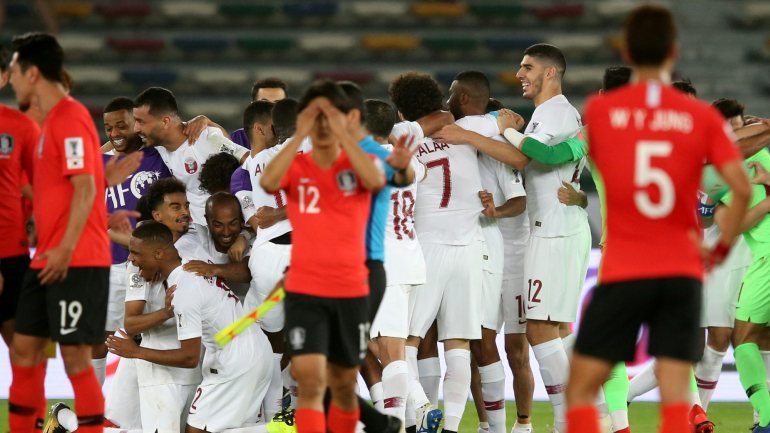 O Qatar vai disputar o acesso à final com o vencedor do encontro que opõe os Emirados Árabes Unidos à Austrália no dia 29 de janeiro