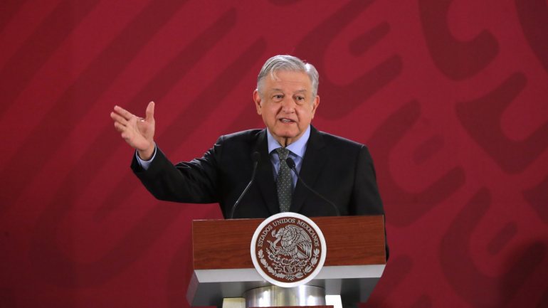 &quot;Estamos a defender os princípios constitucionais da política externa&quot;, disse Andrés Manuel Lopez Obrador numa conferência de imprensa