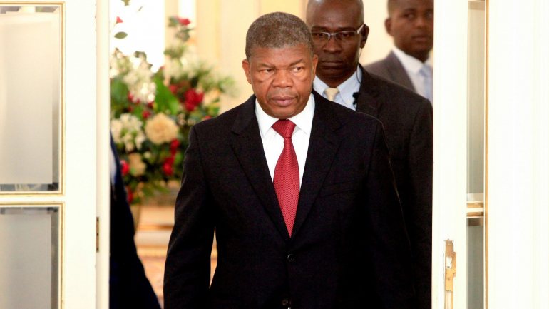 A consultora EXX Africa escreve num relatório que há indicações de envolvimento de líderes políticos angolanos no escândalo moçambicano que ainda não foram totalmente divulgadas