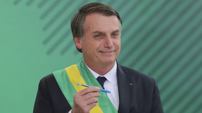 O general Otavio Santana do Rego Barros, numa conferência de imprensa para informar sobre o estado do Bolsonaro, em São Paulo, Brasil