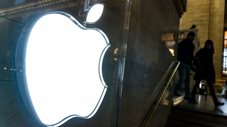 Wall Street interpretou como um mau presságio o facto de a Apple ter anunciado em novembro que iria deixar de divulgar os números trimestrais de vendas do iPhone