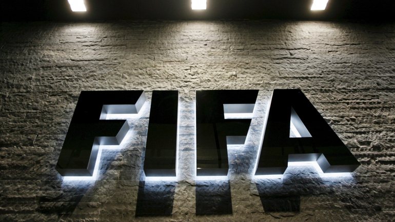 A FIFA lançou um novo estudo, o Relatório Anual do Mercado Global de Transferências, que indica um novo recorde de transações internacionais e um novo recorde de gastos