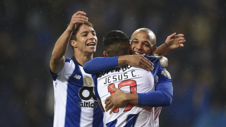 Óliver Torres fez a festa com Corona e Brahimi, que construíram o primeiro golo do FC Porto frente ao Belenenses
