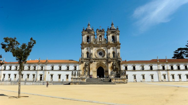 O Mosteiro de Santa Maria de Alcobaça é um dos 25 monumentos sob tutela da DGPC e um dos cinco considerado Património Mundial pela Unesco
