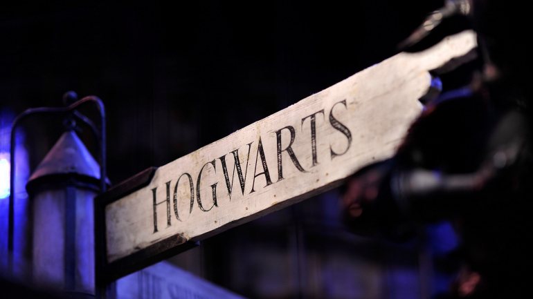 J.K. Rowling começou a escrever a história do &quot;rapaz que sobreviveu&quot; em 1990
