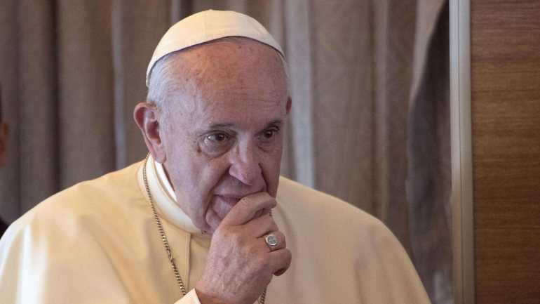 O Papa Francisco inicia a primeira visita papal à Península Arábica