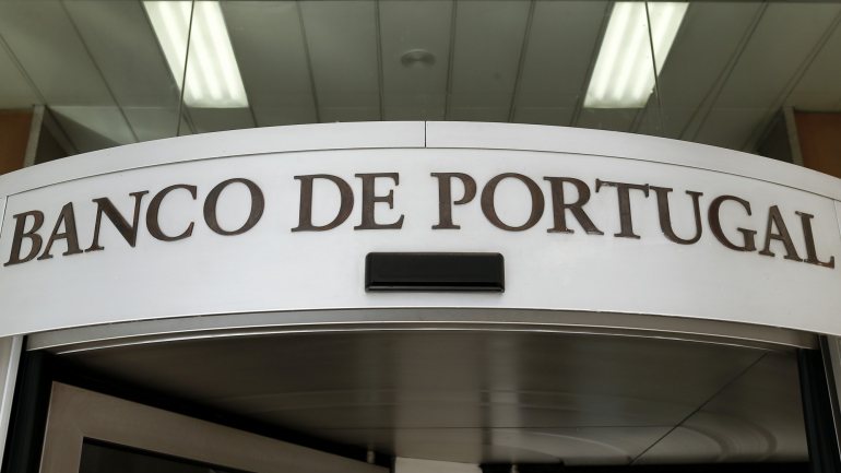 Para esclarecer dúvidas é possível contactar o Banco de Portugal através do formulário disponível no site do banco ou enviar um e-mail para info@bportugal.pt