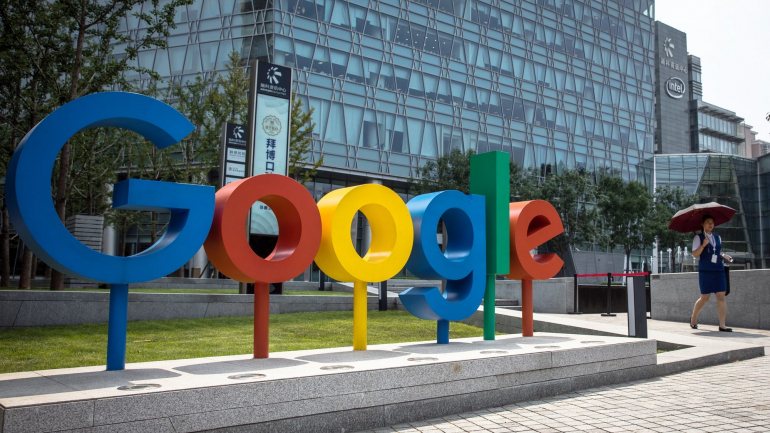 A empresa-mãe da Google, a holding Alphabet, superou as expectativas dos analistas bolsistas com os números que divulgou