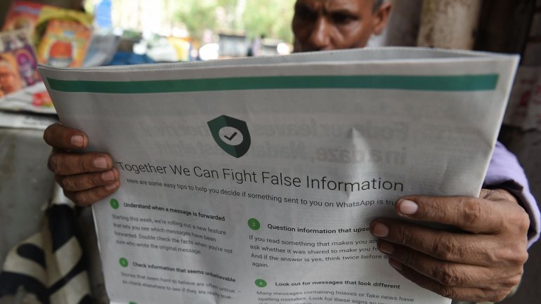 Na Índia, o WhatsApp compra publicidade para explicar como combater notícias falsas