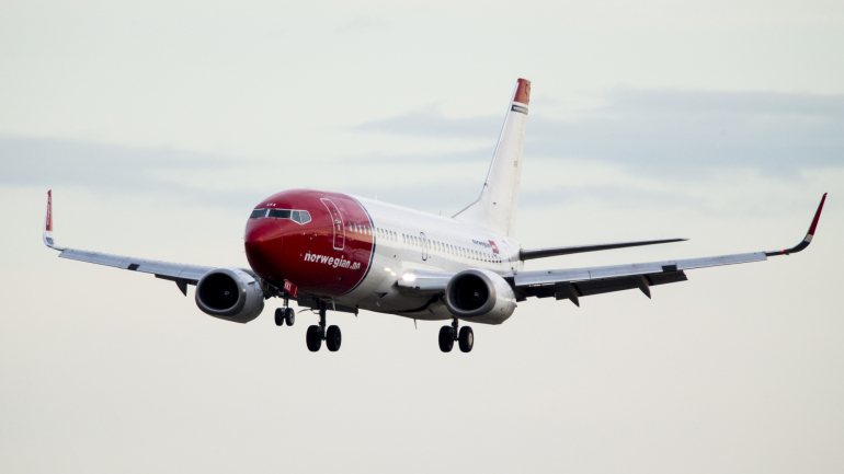 O avião partiu do aeroporto de Arlanda, às 9h25 locais (8h25 em Lisboa) e seguia com destino a Nice, em França,