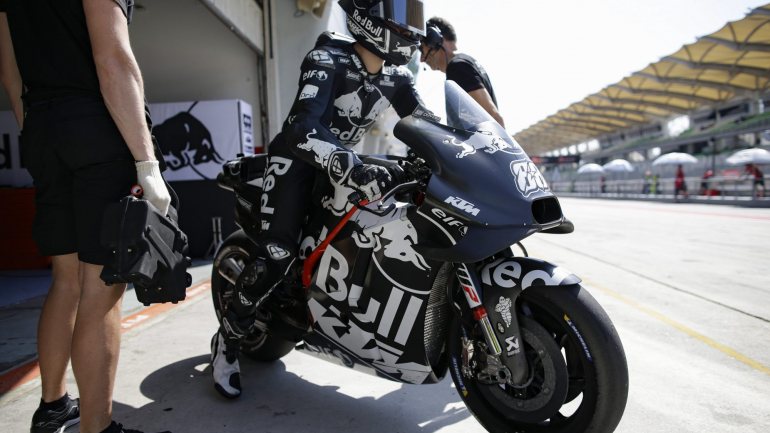 Os pilotos de MotoGP voltam à ação dentro de duas semanas, de 23 a 25 de fevereiro, no circuito de Losail, no Qatar