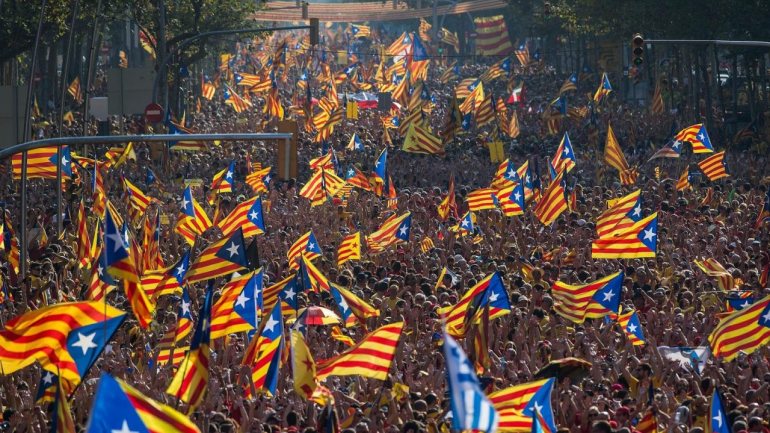 Doze dirigentes independentistas catalães estão acusados de estar envolvidos na tentativa de secessão da Catalunha em outubro de 2017