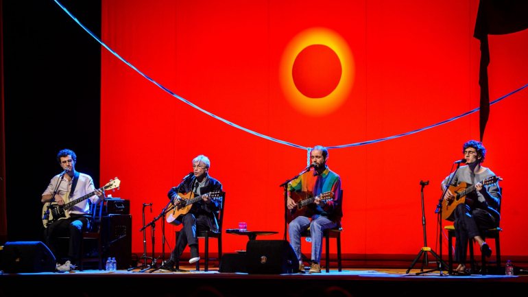 Caetano Veloso e os filhos Moreno, Zeca e Tom, voltam a Portugal para seis novos concertos Ofertório em cinco cidades